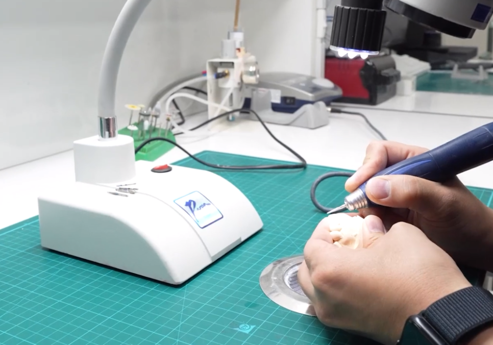 삐딱하게 뻗은 관련 이미지 14