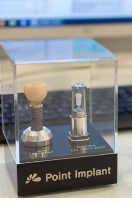 강일동 치과 잇몸뼈 녹음 발치 후 임플란트로 해결했습니다. 관련 이미지 6