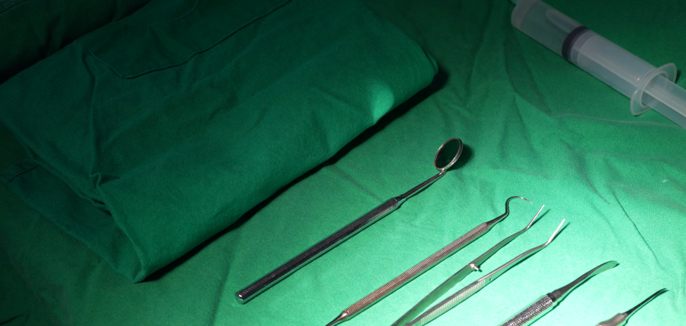 임플란트 vs 자연치아 이 그냥 뽑을까요? 라고 이야기는 환자분들께 관련 이미지 5