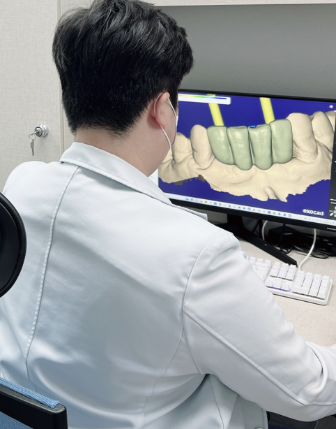 명일역 치과 보철 대표원장이 직접 제작합니다. 관련 이미지 5