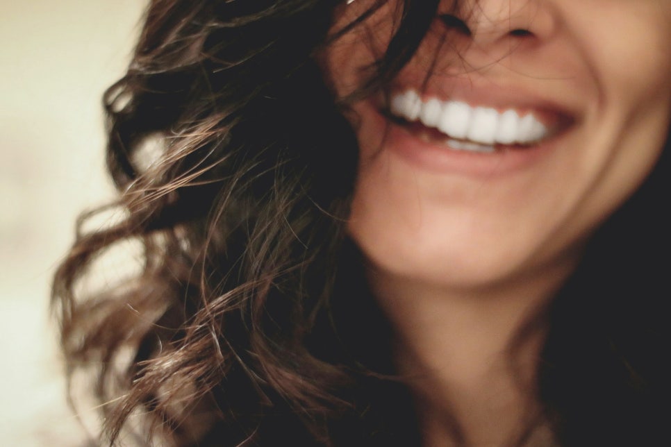 치아 미백 후 주의사항: 건강한 미소를 유지하는 방법 관련 이미지 2