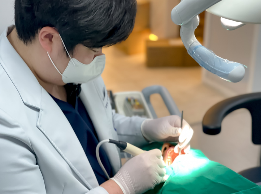 서울바르디치과 대표원장이 진료 후에도 집에 가지 않는 이유 관련 이미지 1