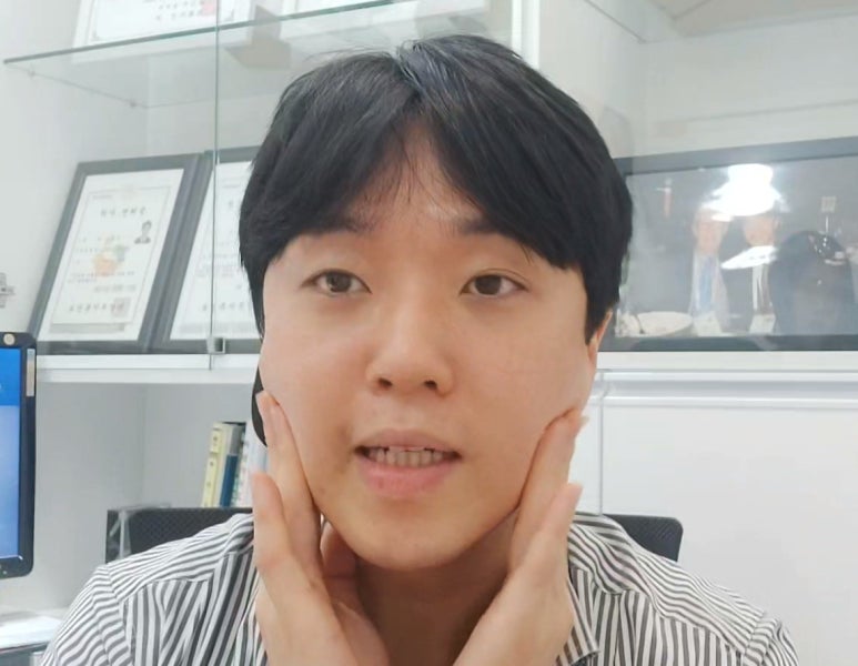 모영웅 대표원장 셀프시술 제6편! 사각턱, 침샘, 미간, 자갈턱 보톡스~! 전체 시술과정 공개합니다 관련 이미지 17