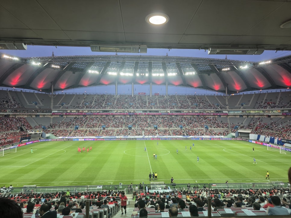 강남더스타치과 하현 대표원장, 월드컵예선경기 VIP석에서 &lsquo;축구팬&rsquo;으로 함께하다 관련 이미지 1