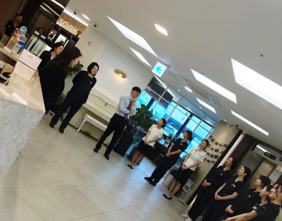 (라임나무치과병원 조회시간) 새로운 한 주의 시작, 만남과 이별의 구조 관련 이미지 1