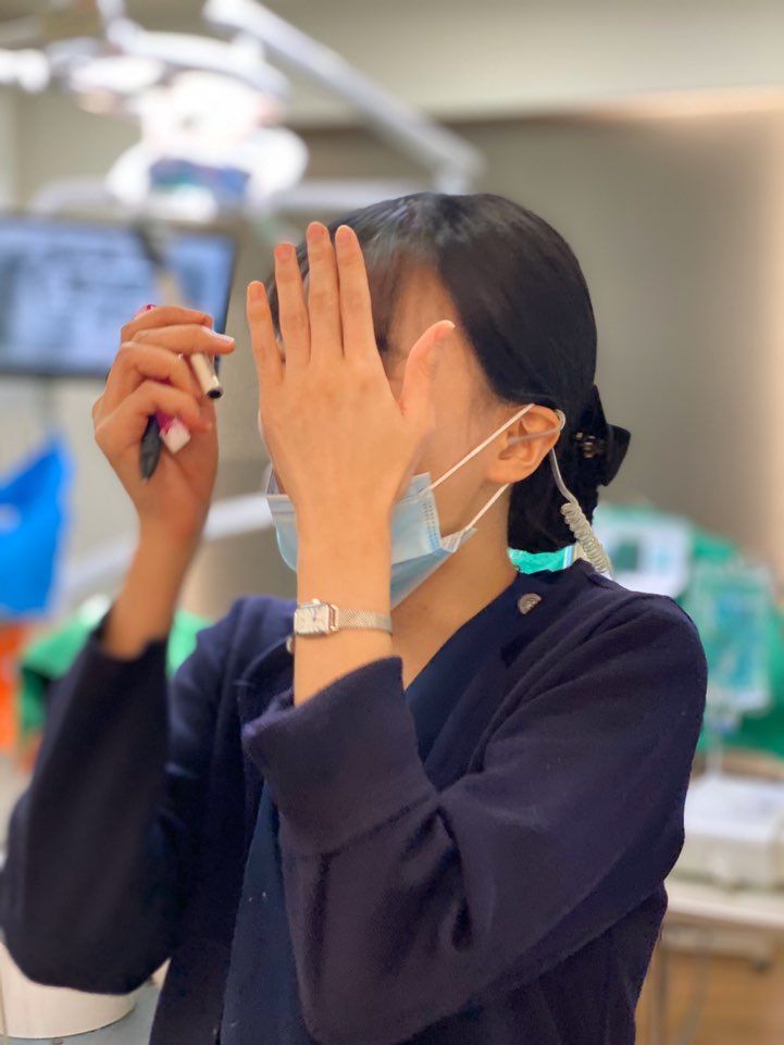 즐겁게 일하는 라임나무치과 식구들의 모습을 공개합니다. 관련 이미지 1