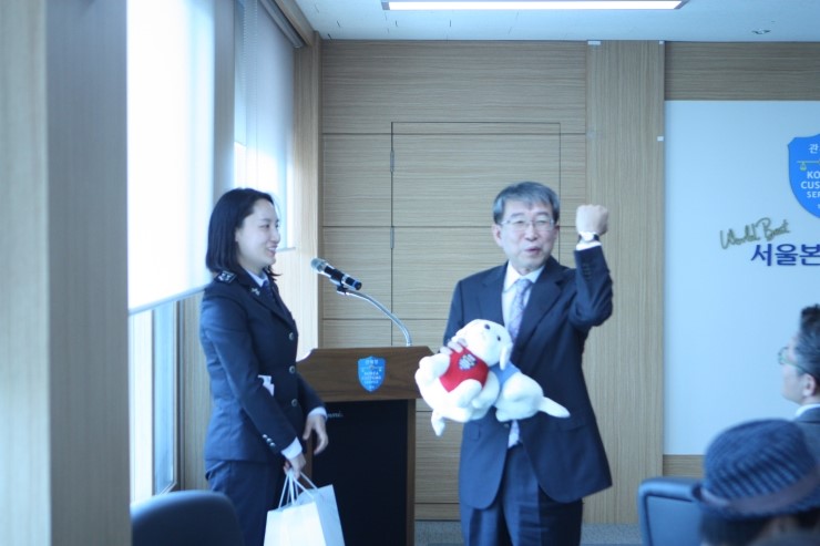 [명동치과 라임나무]정글의 법칙, 김병만과 함께한 가정의 달 맞이 세관초청행사 검진봉사 하고 왔어요 관련 이미지 3