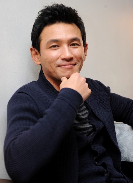 베테랑 티저 공개로 인터넷이 들썩이네요. 황정민과 유아인의 대결 관련 이미지 2