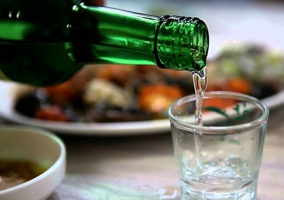 [명동치과 라임나무]소주한잔 칼로리, 비만과 지방간 유발하는 음주는 자제하세요 관련 이미지 2