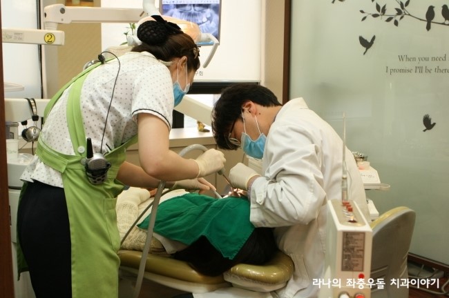 라미네이트 가격 VS 라미네이트 잘하는 명동치과 관련 이미지 1