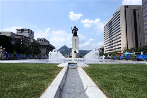 광화문광장 확대 추진, 시민들의 의견은 어떨까요? 관련 이미지 1