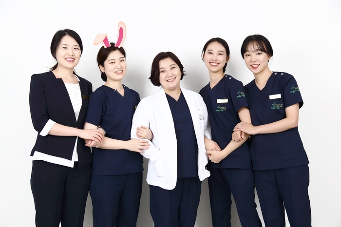 라임나무치과병원 월요일 조회 우수직원 보철과 위성이쌤 칭찬합니당&hearts; 관련 이미지 2