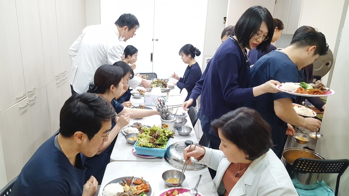 라임나무치과병원 설날맞이 갈비살 파티 &hearts; 힘내서 활기찬 진료 하겠습니당!!!!! 관련 이미지 7