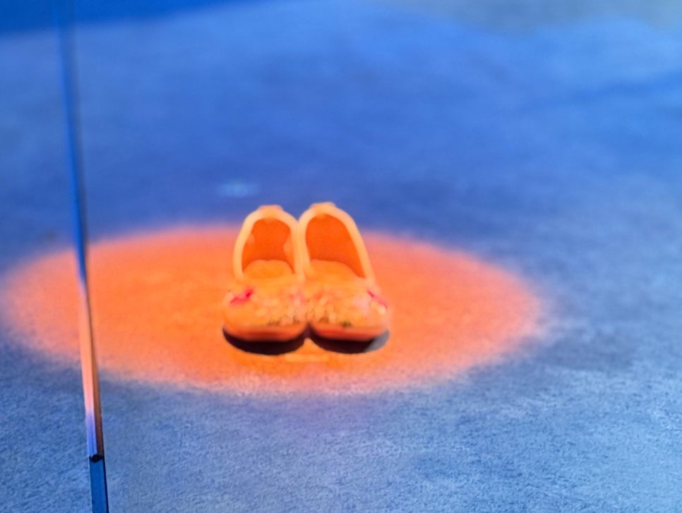 2025 라임나무치과 송년회 : 조선호텔 아리아 뷔페 & 감동의 연극 &lsquo;그때도 오늘2&rsquo; 관람기 관련 이미지 9