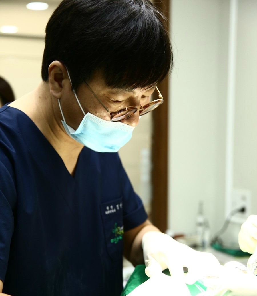 임플란트 심으면 끝인가요? 관리는 어떻게 해야하죠? 라임나무치과 임플란트 관리법 관련 이미지 6