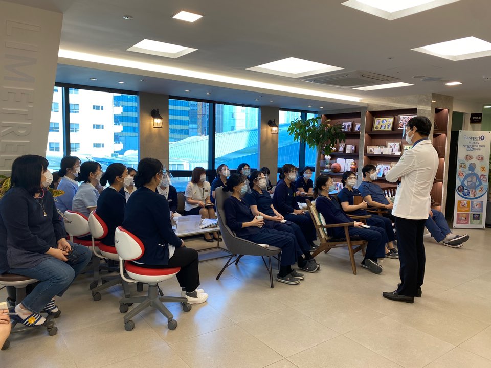 라임나무치과병원의 2021년 새해 첫 세미나! 관련 이미지 1