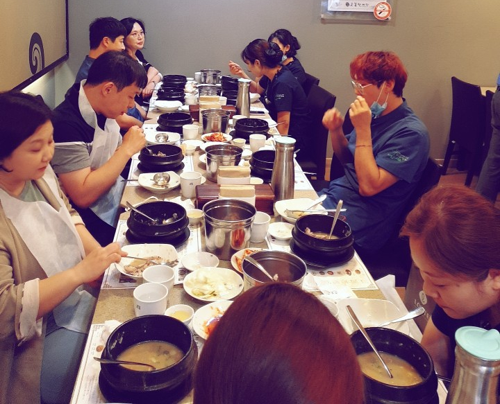 2020년 상반기를 마무리하며, 즐거운 회식을 했어요! 관련 이미지 1