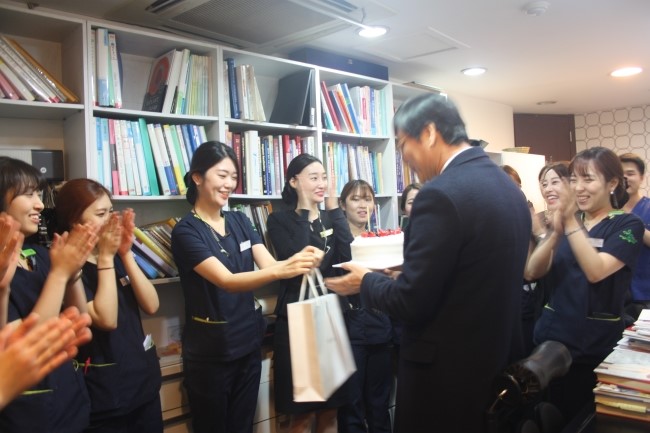 라임나무치과 명동점 대표원장 김인수 박사님의 생신파티 후기! 관련 이미지 6