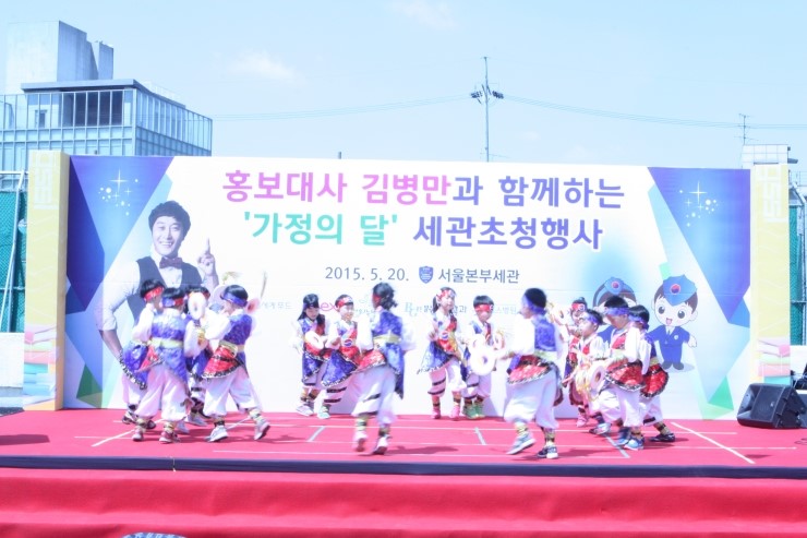 [명동치과 라임나무]정글의 법칙, 김병만과 함께한 가정의 달 맞이 세관초청행사 검진봉사 하고 왔어요 관련 이미지 7