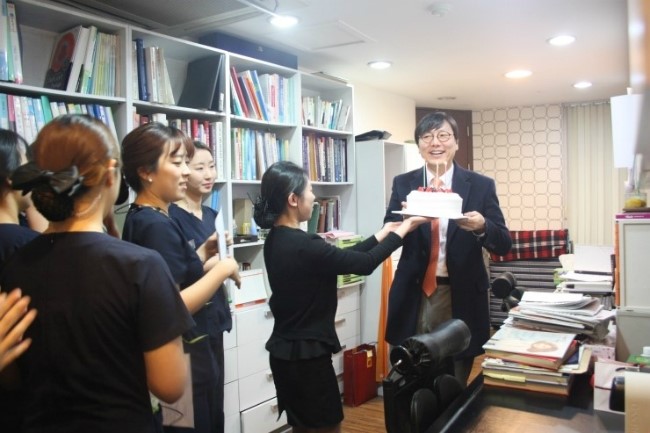 라임나무치과 명동점 대표원장 김인수 박사님의 생신파티 후기! 관련 이미지 2