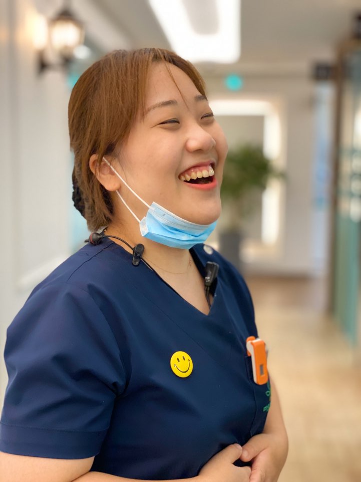 즐겁게 일하는 라임나무치과 식구들의 모습을 공개합니다. 관련 이미지 2