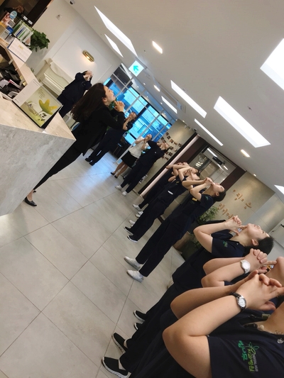 (라임나무치과병원 조회시간) 새로운 한 주의 시작, 만남과 이별의 구조 관련 이미지 2