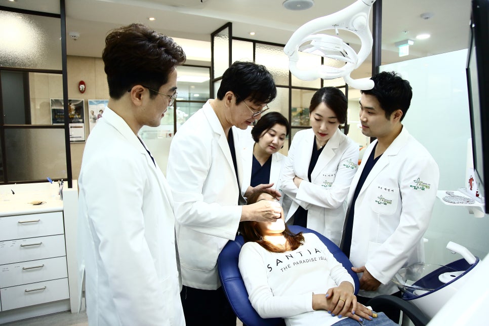 명동 직장인분들을 위한 희소식! 점심시간 진료 시 샌드위치를 드려요! 관련 이미지 4