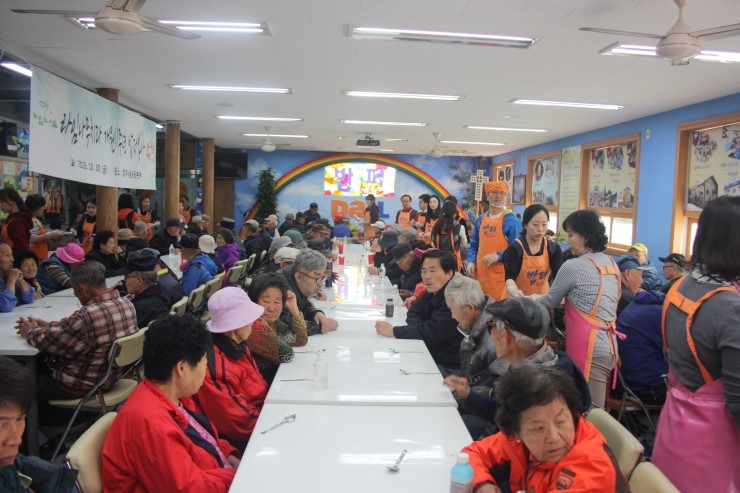 라임나무 가족들의 밥퍼 봉사 후기를 공개합니다. 관련 이미지 15