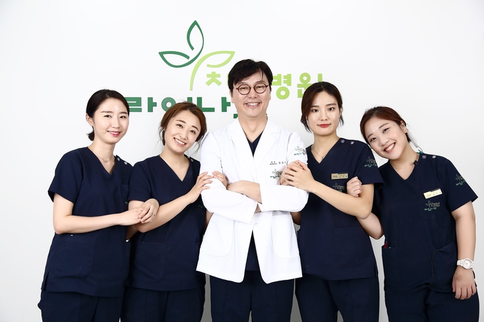 라임나무치과병원 프로필메이킹촬영후기! 2018신입 치위생사도 모집합니다&hearts; 관련 이미지 3