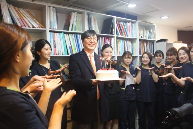 라임나무치과 명동점 대표원장 김인수 박사님의 생신파티 후기! 관련 이미지 3
