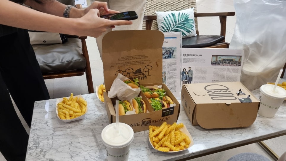 라임나무치과 직원 모두 연극 관련 이미지 1