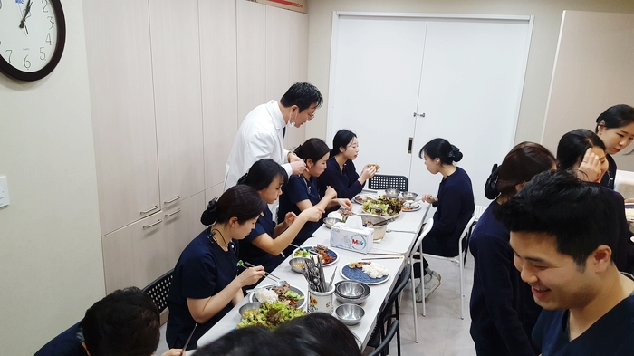 라임나무치과병원 설날맞이 갈비살 파티 &hearts; 힘내서 활기찬 진료 하겠습니당!!!!! 관련 이미지 6