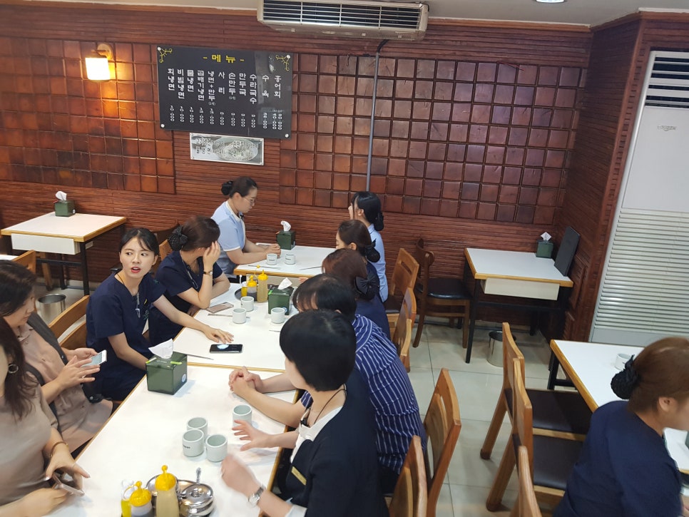 [라임나무치과 직원들의 여름나기] 명동함흥면옥 점심회식 관련 이미지 3