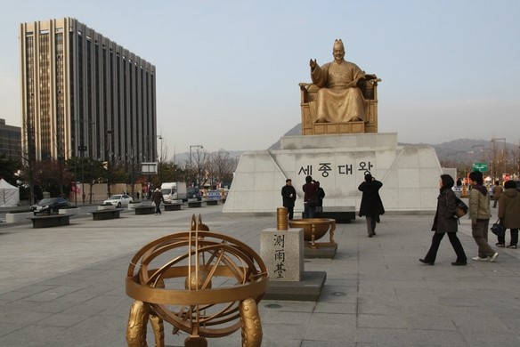 광화문광장 확대 추진, 시민들의 의견은 어떨까요? 관련 이미지 3