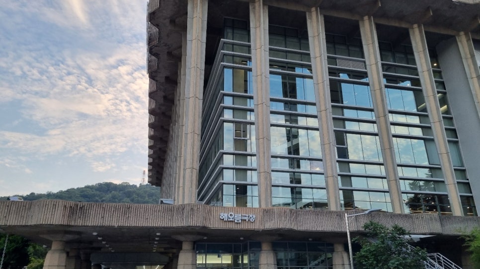 라임나무치과 직원 모두 연극 관련 이미지 2