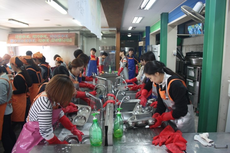 라임나무 가족들의 밥퍼 봉사 후기를 공개합니다. 관련 이미지 22