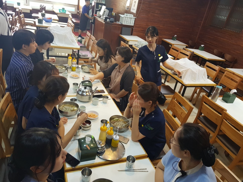 [라임나무치과 직원들의 여름나기] 명동함흥면옥 점심회식 관련 이미지 10