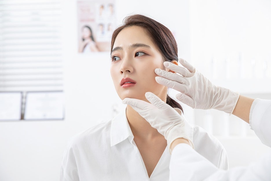 3 Worst Habits That Cause Skin Sagging and Lower Skin Elasticity image 3