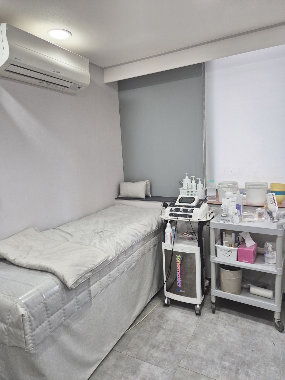 신논현역 여드름치료 흉터 종류에 따라 다른 방법 관련 이미지 11