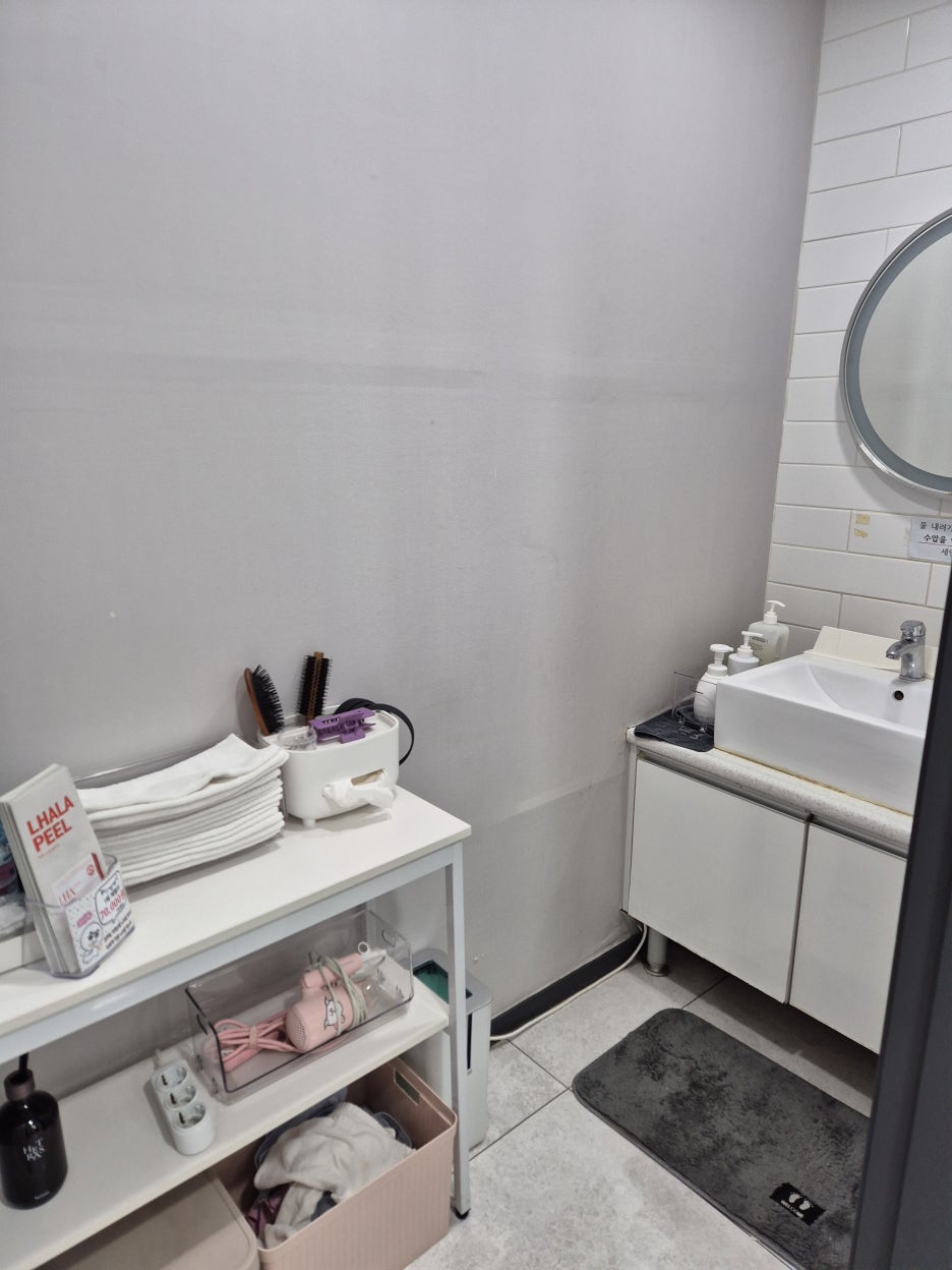 강남역 더블로골드 이중턱과 팔자주름 고민인가요 관련 이미지 10