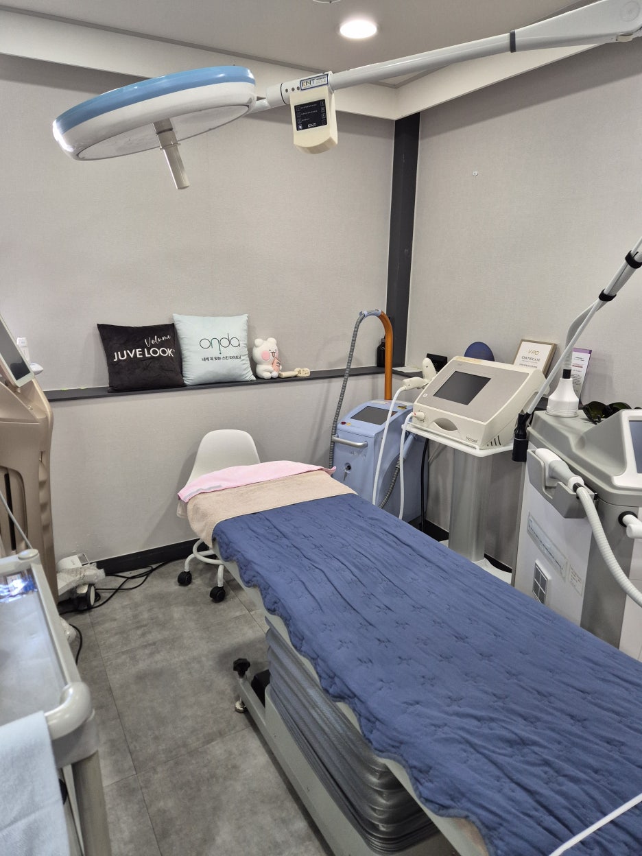 강남역 더블로골드 이중턱과 팔자주름 고민인가요 관련 이미지 11