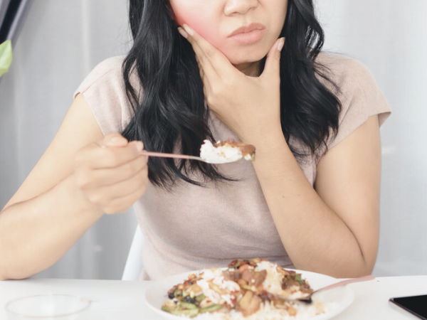 마곡동치과_ "오늘 뽑고 심는 임플란트, 정말 괜찮을까?" [ 2. 당일 임플란트 장점 단점 ] 관련 이미지 2