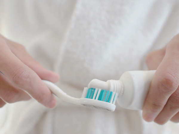 마곡역치과_ &ldquo;찌릿한 순간, 미리 막는 게 답이다!&rdquo; [ 3. 시린이(지각과민증) 예방 ] 관련 이미지 2