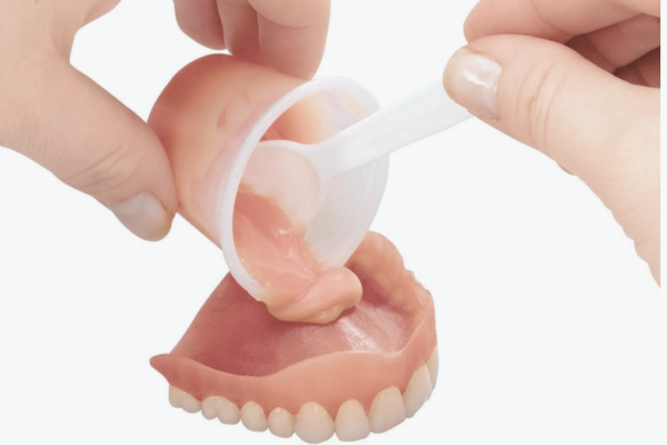 마곡역치과_&ldquo;입안이 불편하다면? 바로 잡아야 합니다!&rdquo; [ 6. 틀니 불편감과 해결법 ] 관련 이미지 3