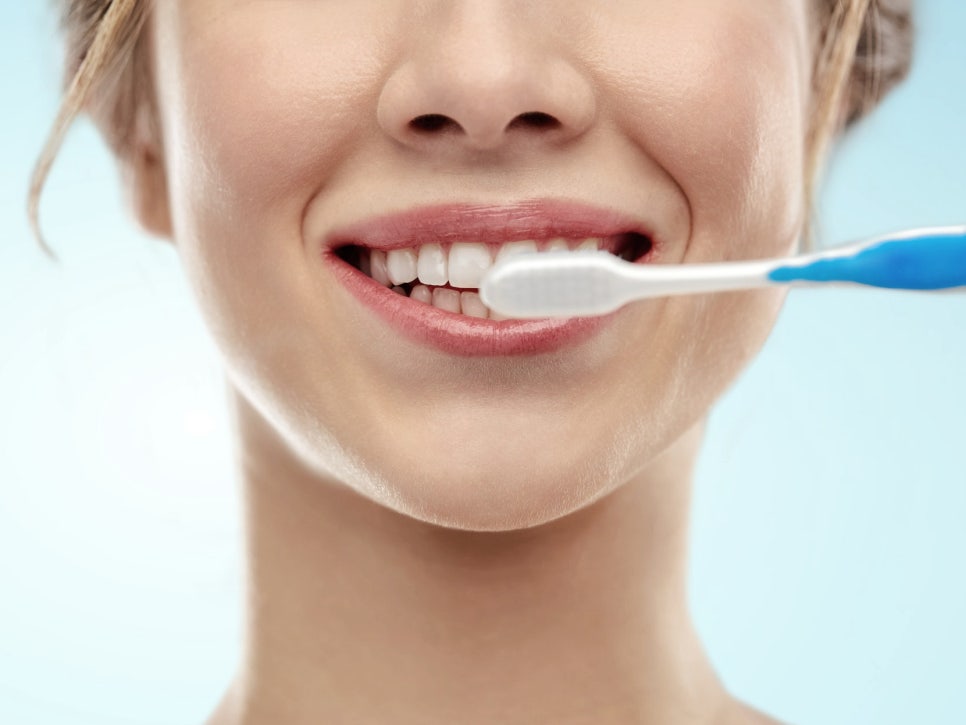 마곡역치과_ 하얀 치아 오래 가는 6가지 관리 루틴 [ 6. 치아 미백 후 주의사항 ] 관련 이미지 2