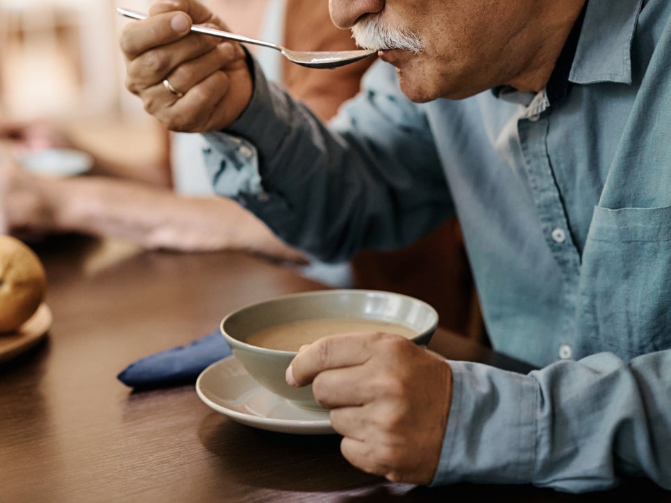 마곡역치과_&ldquo;조금만 신경 쓰면 10년은 거뜬해요!&rdquo; [ 5. 틀니 관리법 ] 관련 이미지 3