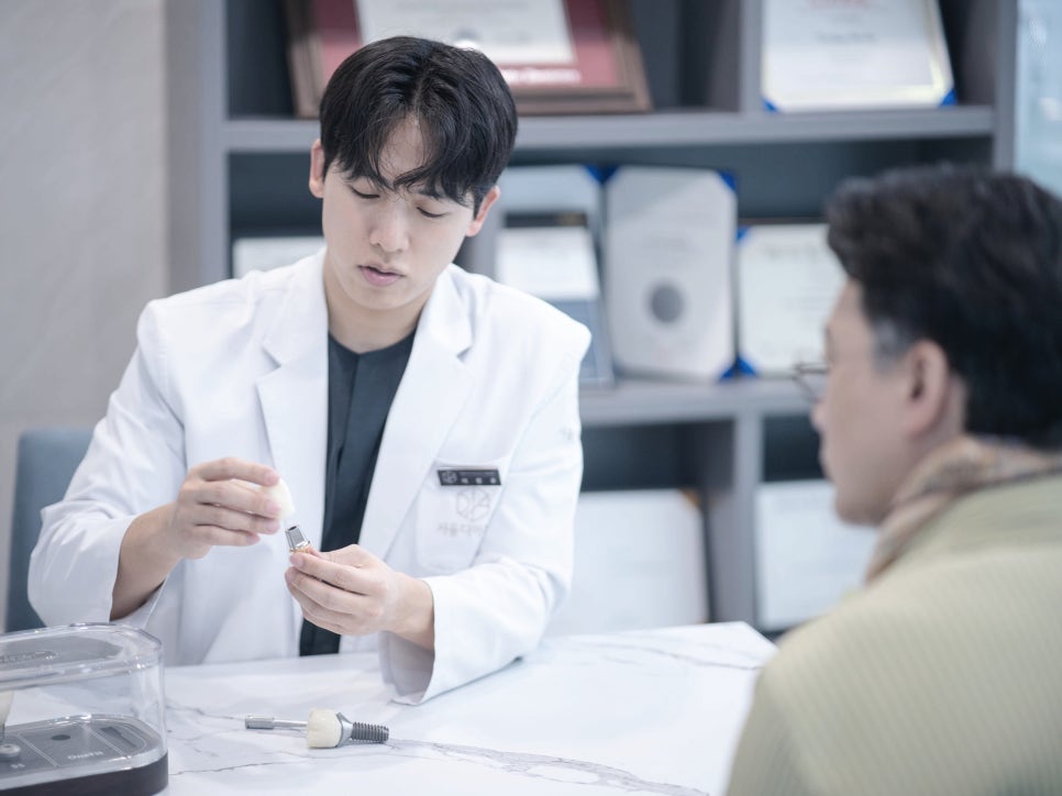 마곡역치과_7. 노년기(70대 이상) 구강관리, 오래 쓰는 치아를 편안하게 지키는 방법 관련 이미지 6