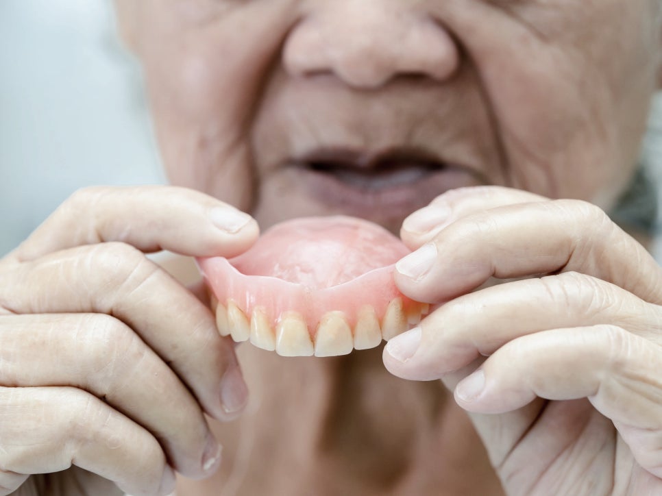 마곡동치과_ &ldquo;내게 꼭 맞는 선택일까?&rdquo; [ 2. 임플란트 틀니가 필요한 경우 ] 관련 이미지 4