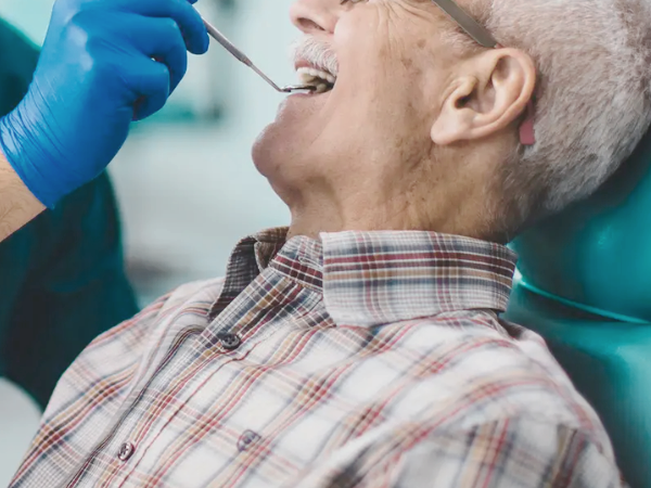 마곡역치과_7. 노년기(70대 이상) 구강관리, 오래 쓰는 치아를 편안하게 지키는 방법 관련 이미지 5