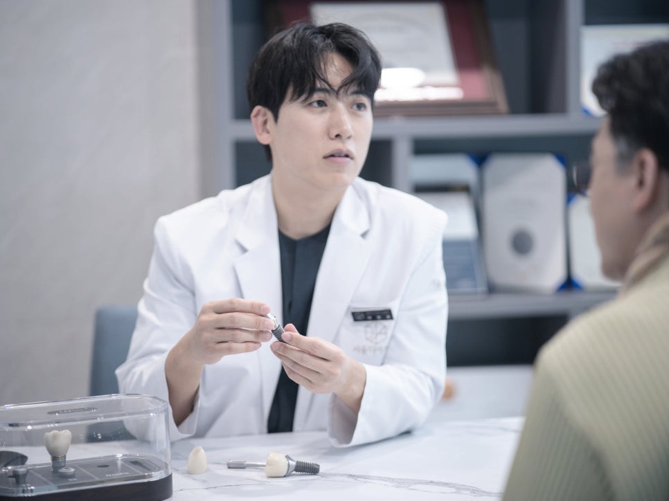 마곡동치과_ &ldquo;내 입에 딱! 맞는 선택은?&rdquo; [ 5. 임플란트 틀니 종류와 특징 ] 관련 이미지 6